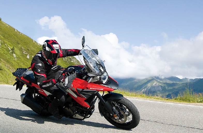 dl1050_action_1-crop-u8501.jpg